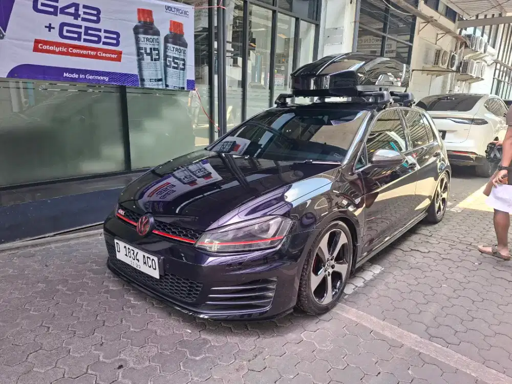 VW GTI MK7 2015 Hitam Km 54rb 1 tangan full aksesoris.