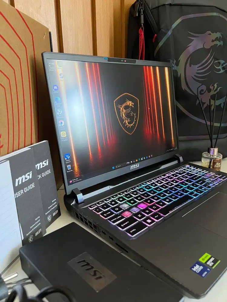 MSI Vector 16 HX AI I 5070 TI I RAM 16GB I SSD 512 GB