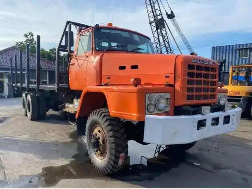 Logging Truck Nissan Tza520 (6x6) Thn 2011