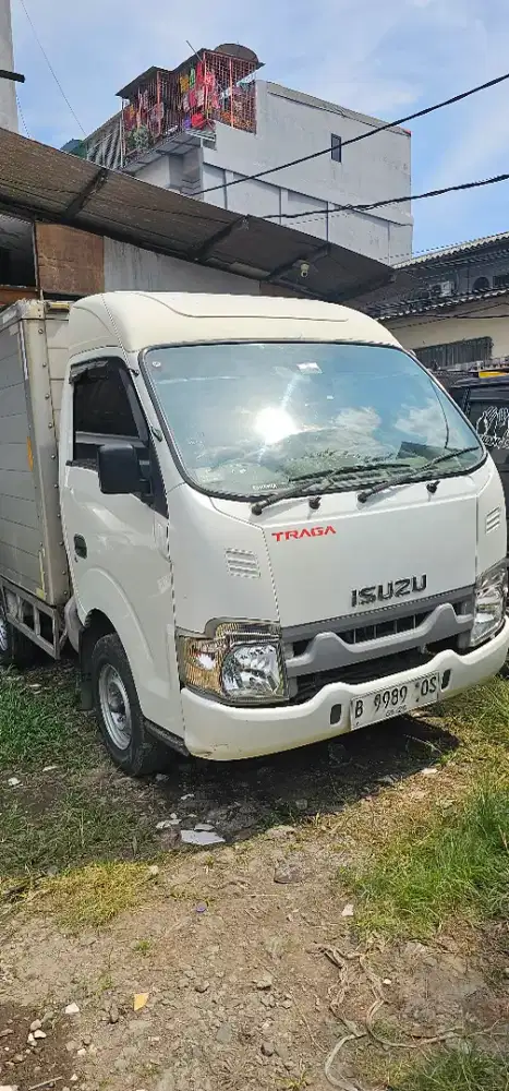 Isuzu traga box