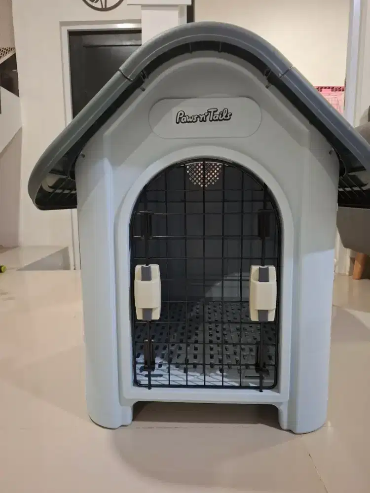 Rumah Anjing Paw and Tails