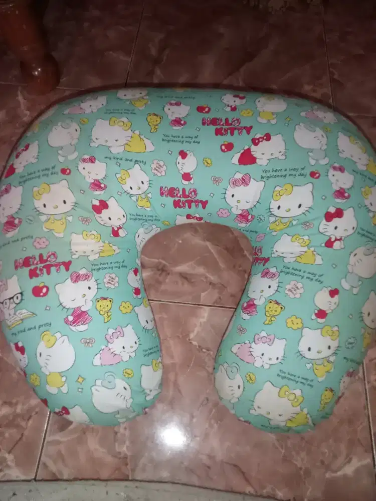 Bantal bayi buat nyusuin