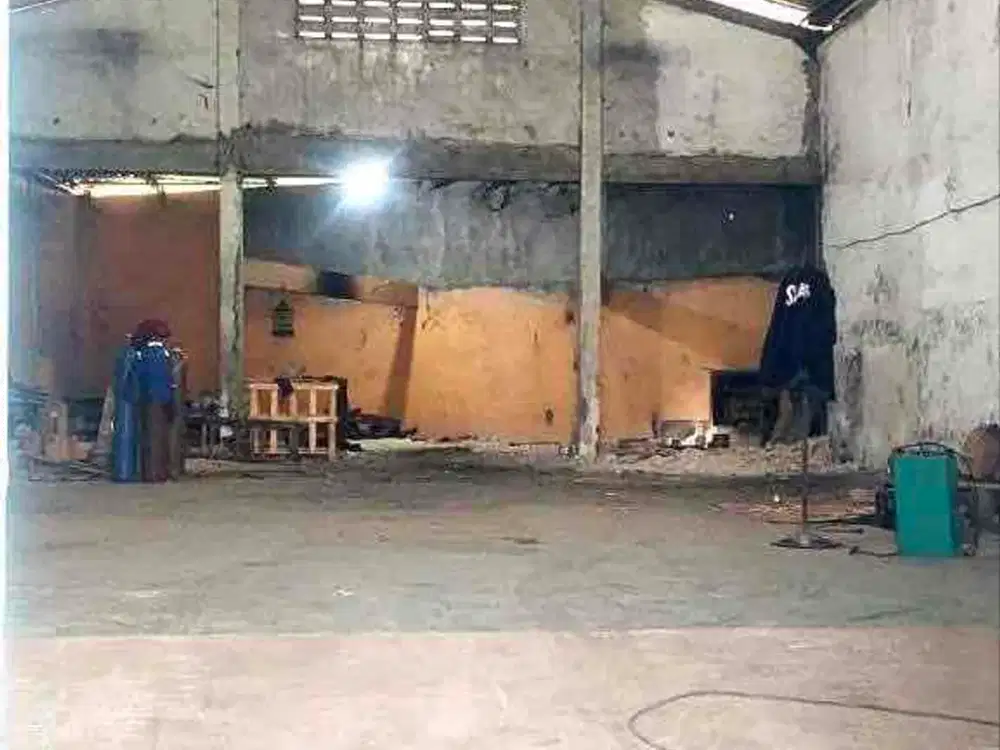 Dijual Gudang Kalianak Surabaya di Area pergudangan
Truk & Tronton Bisa Masuk