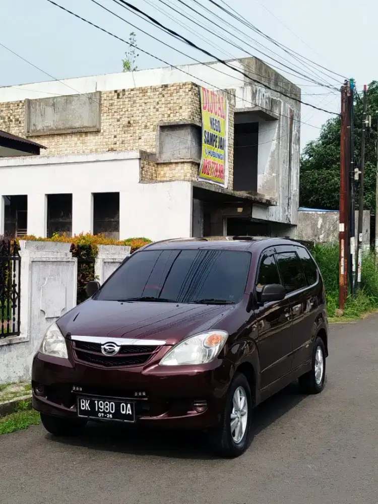 Daihatsu Xenia Xi 1.3 Manual Tahun 2011 Merah Maroon