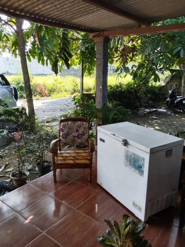 Freezer box 200 liter dijual cepat hari ini