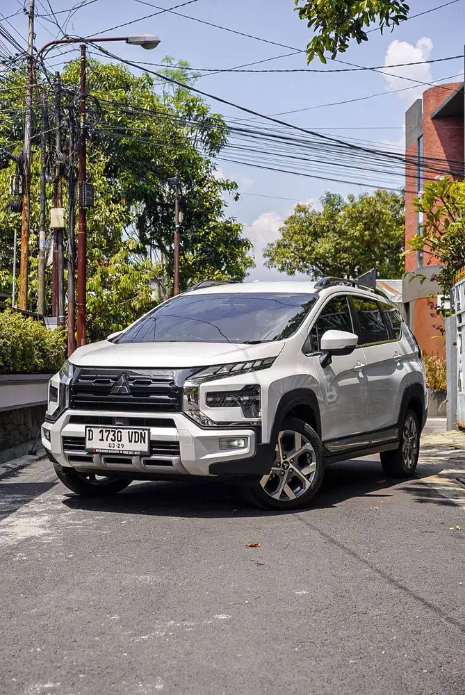 Xpander cross premium package km 8rb