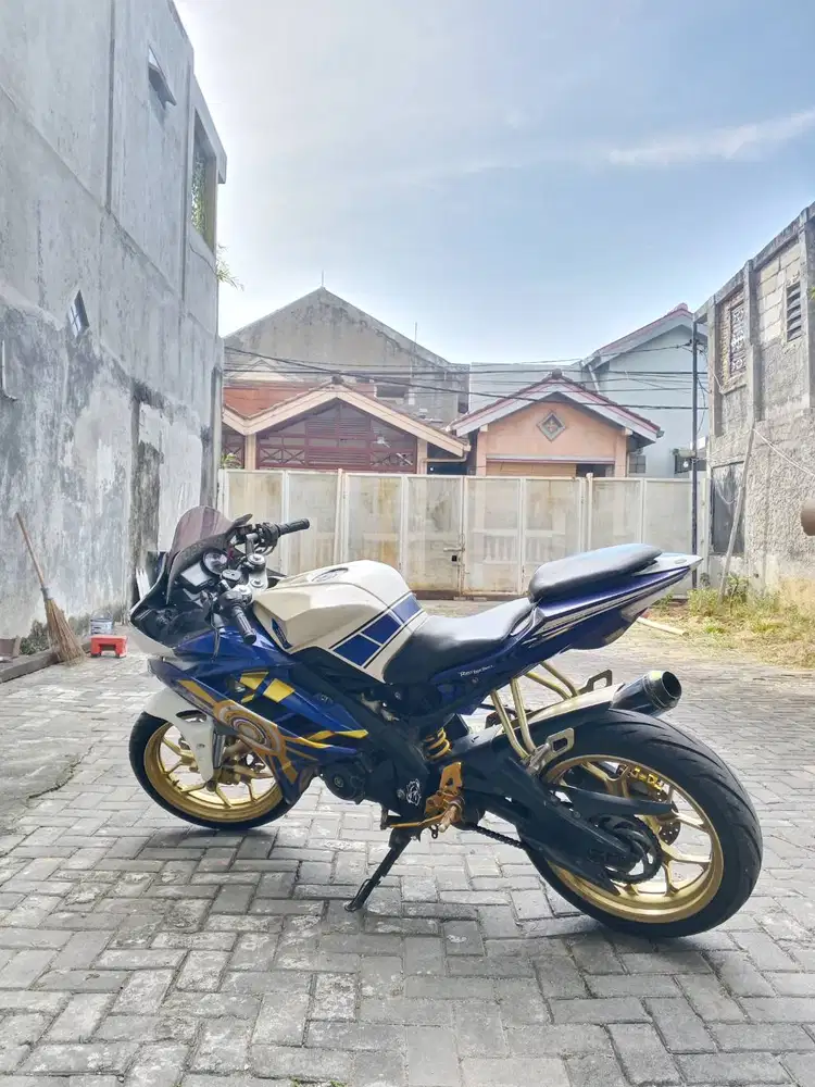 R15 V2 2014 Putih Biru