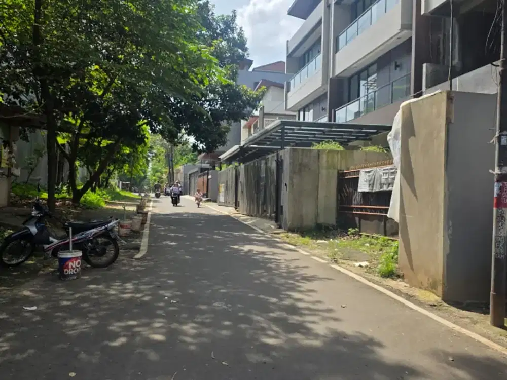Rumah Hitung Tanah Lingkungan Asri di Jagakarsa Jaksel