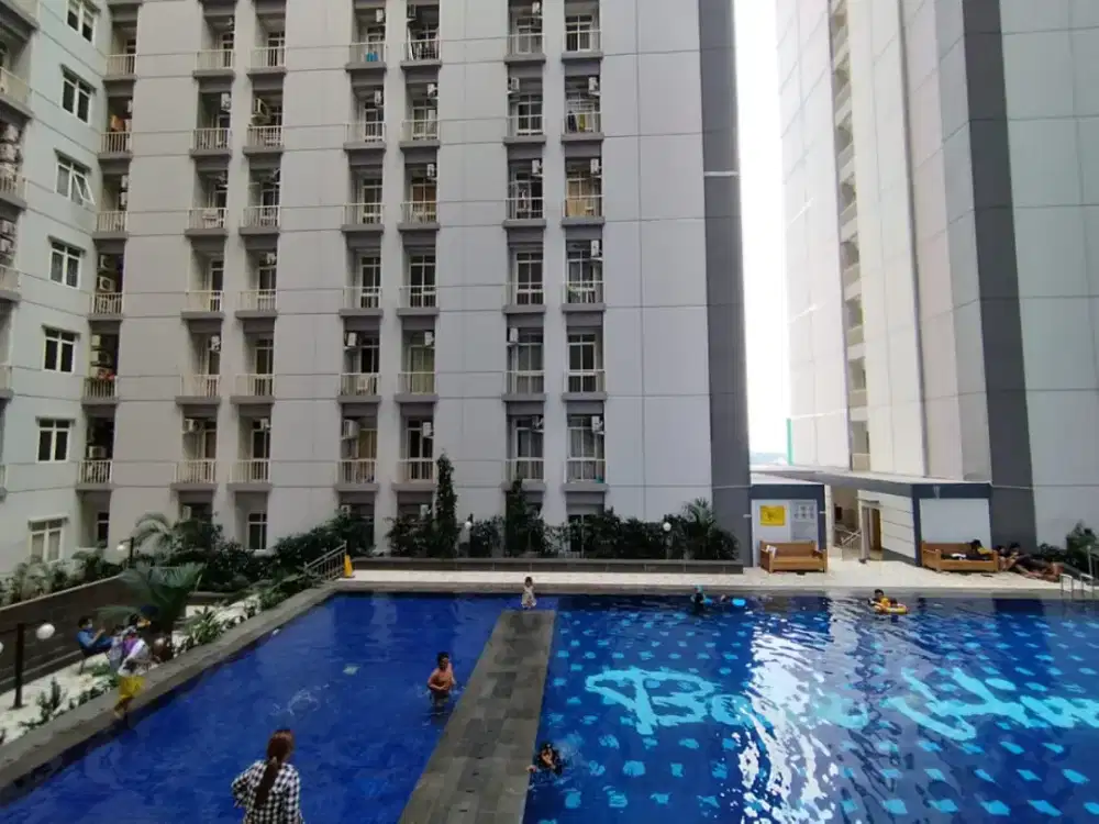 Disewakan Bale Hinggil Studio