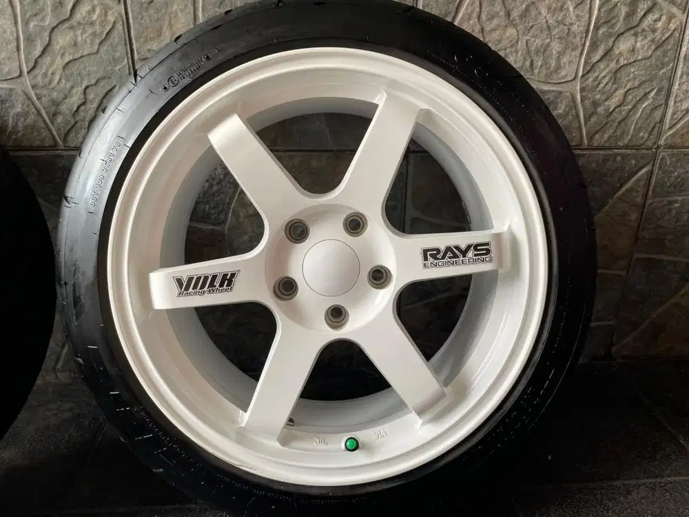 Velg TE37 dan ban accelera 90%