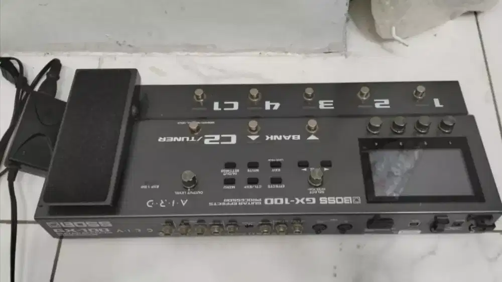 Efek gitar BOSS GX-100