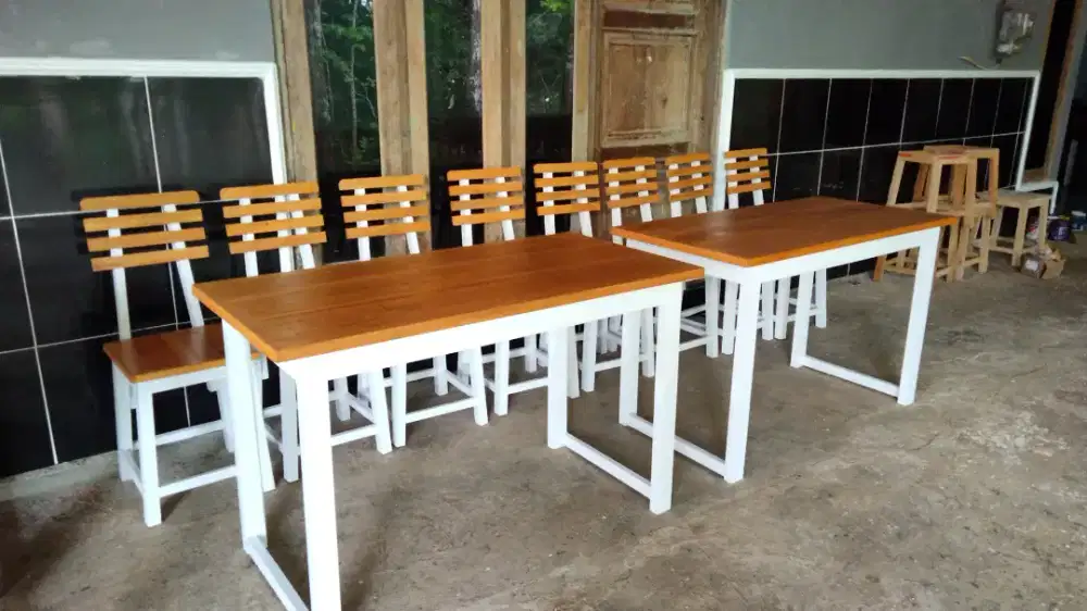 Ready stok meja kursi set untuk kafe