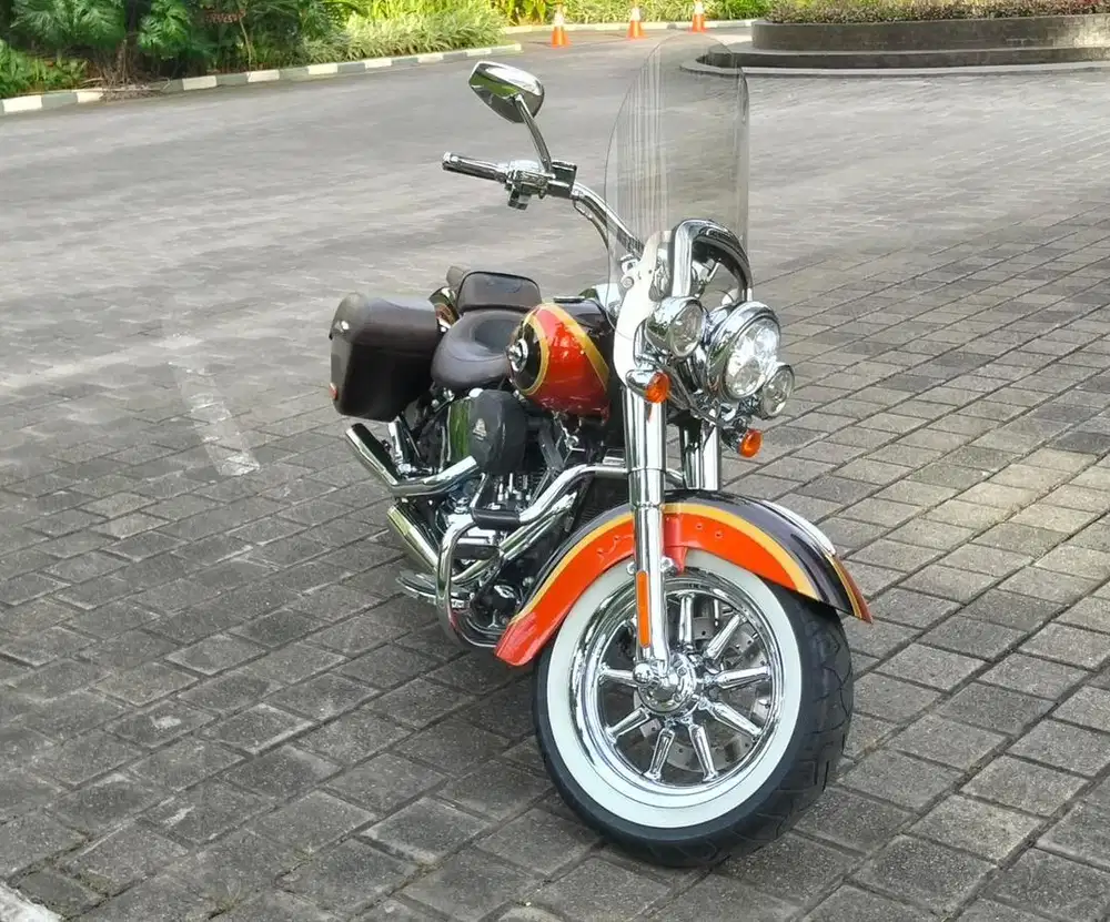Harley Davidson - FLSTSNSE SOFTAIL DELUXE