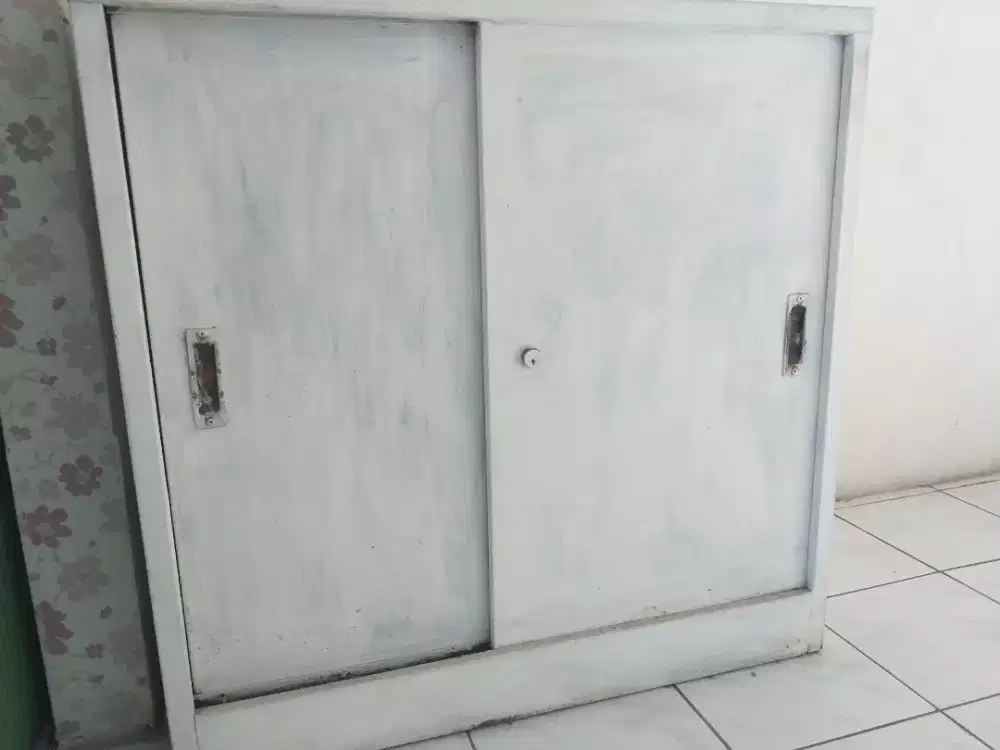 Jual lemari pakaian dan lemari tuk simpan apa saja