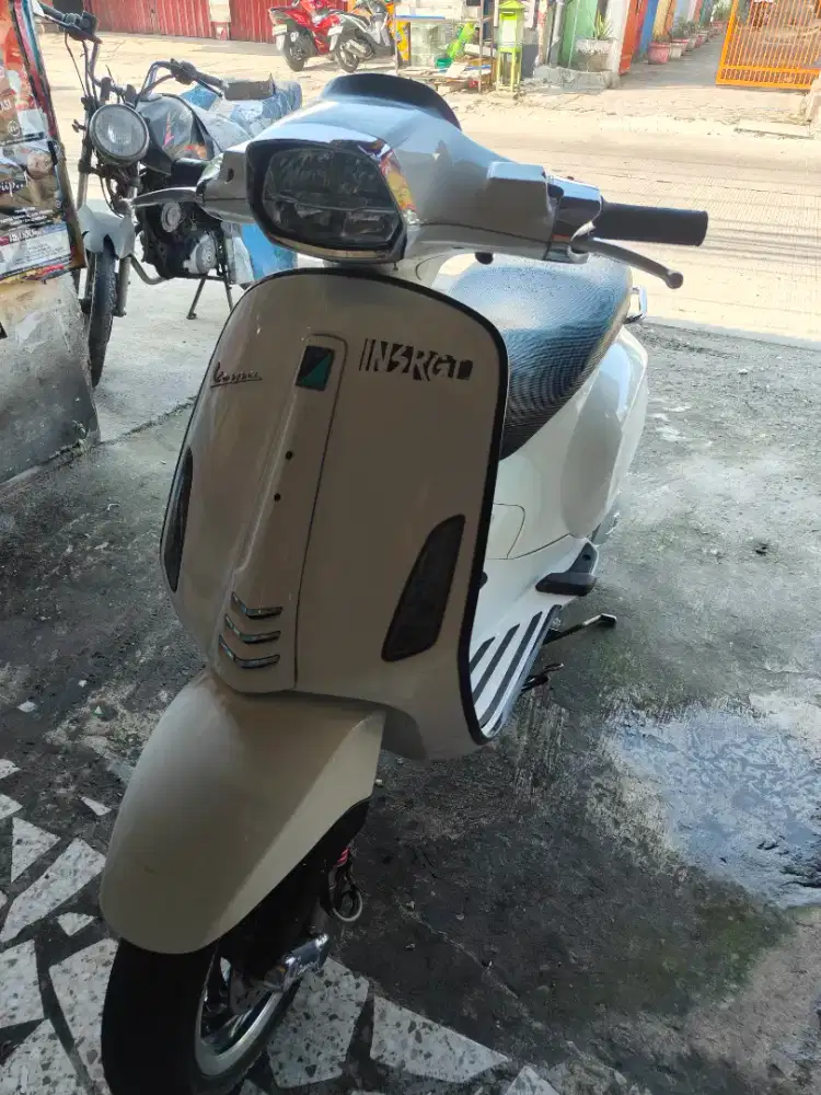 Dijual Vespa Sprint Abs 150CC