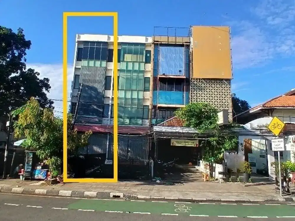 Disewakan Ruko 4 lantai , Luas 272m2 di Tebet Timur
