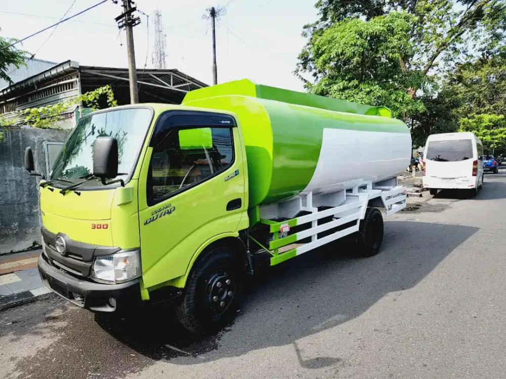Tangki 10.000 Liter Km 16 Ribu Dutro 136HD 2023 SuperIstimewa Orisinil