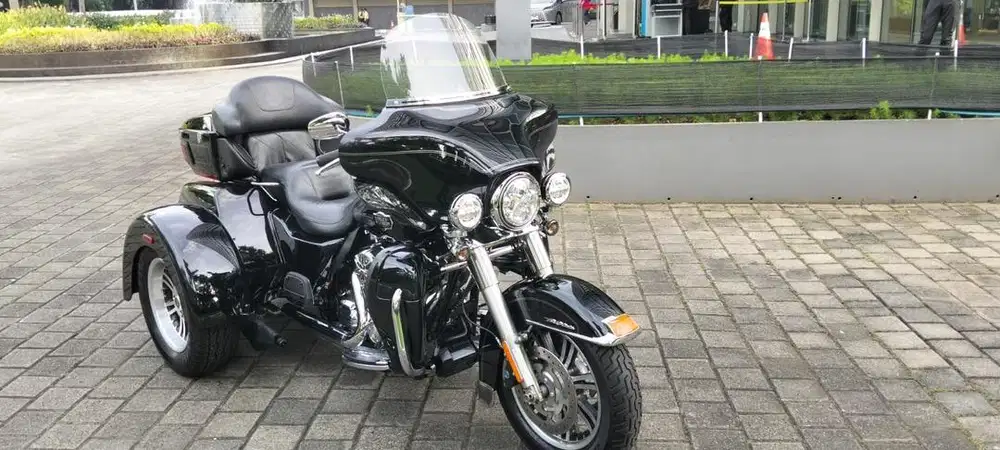 Harley Davidson - FLHTCUTG TRIGLIDE (TRIKE