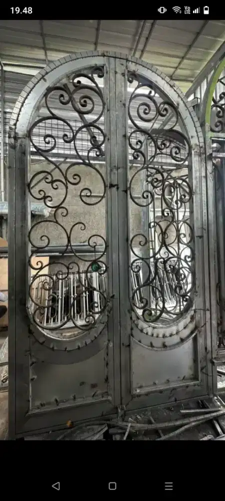 Tukang las panggilan berpengalaman