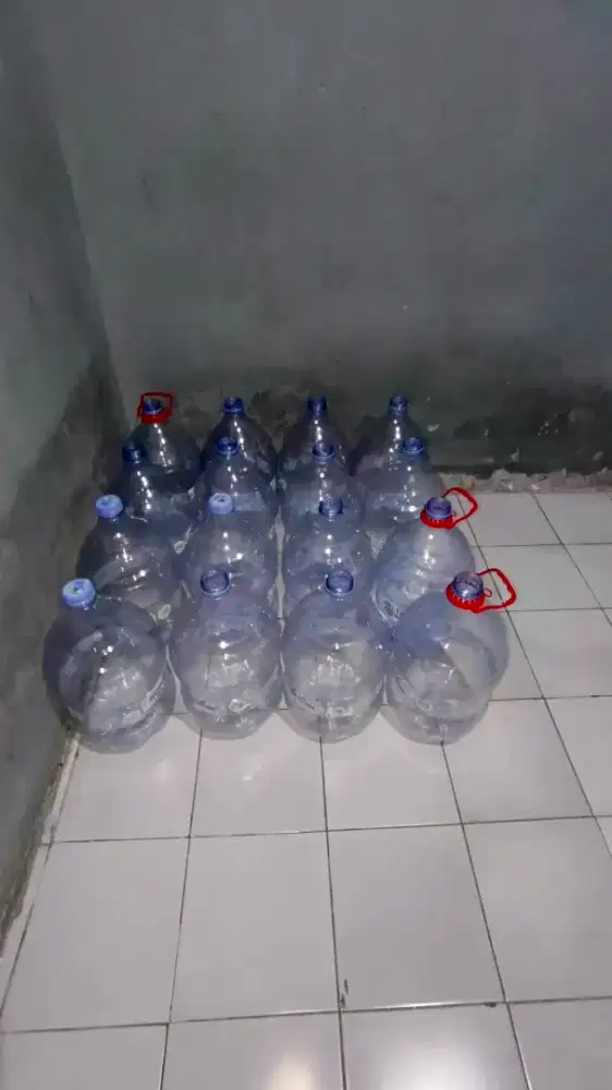 Galon Bekas untuk ternak lele, atau pot tanaman, juga pet cargo