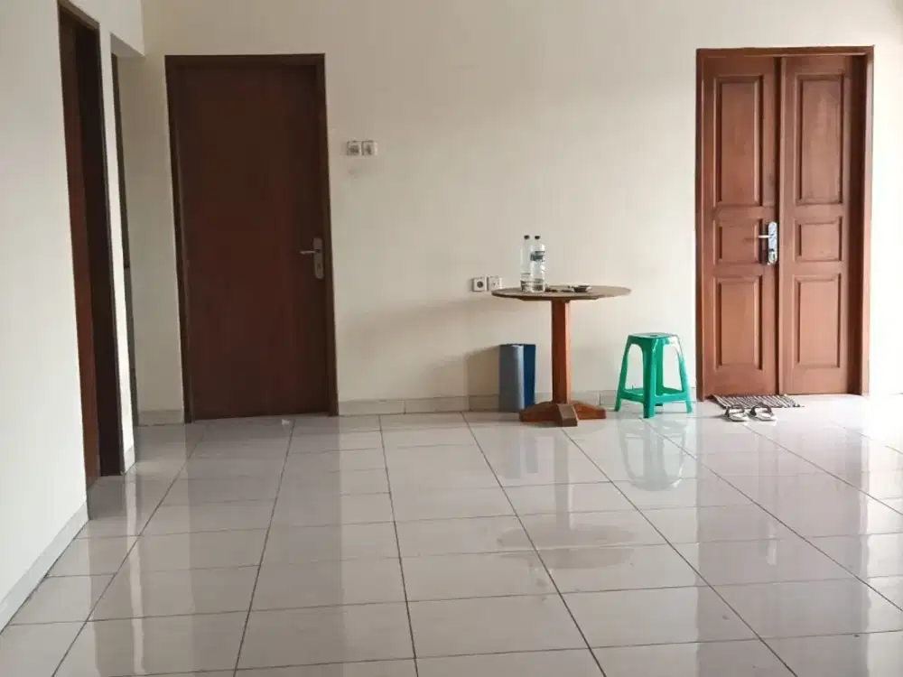 Disewakan Ruko 2 Lantai Siap Huni Ex Showroom di Duren Sawit Jakarta Timur Bisa untuk Gudang dan Minimarket