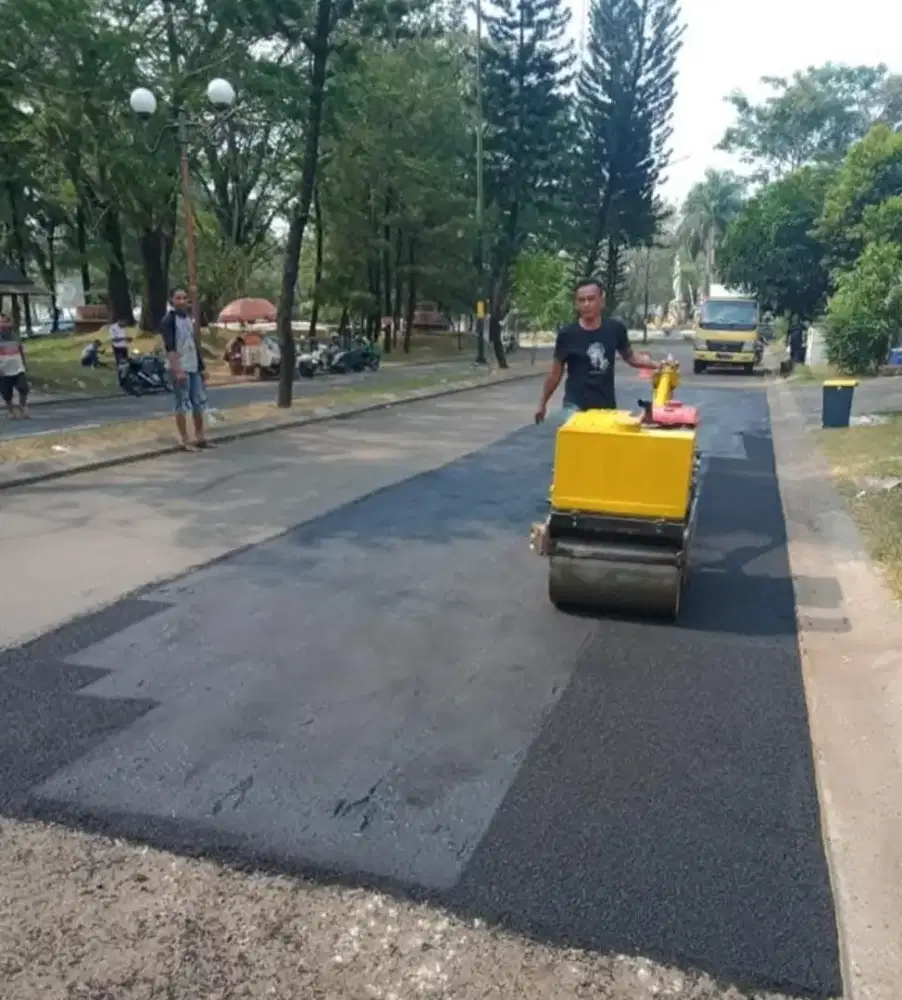 Pengaspalan jalan hotmix