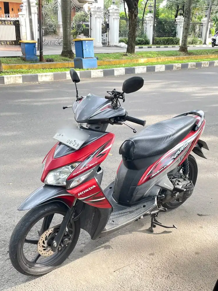 Honda Vario 110 tahun 2012 Merah cantik cocok untuk koleksi