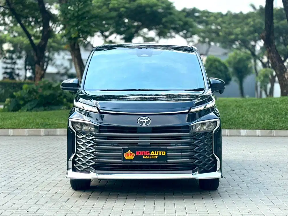 TOYOTA VOXY 2.0 CVT AT TAHUN 2022