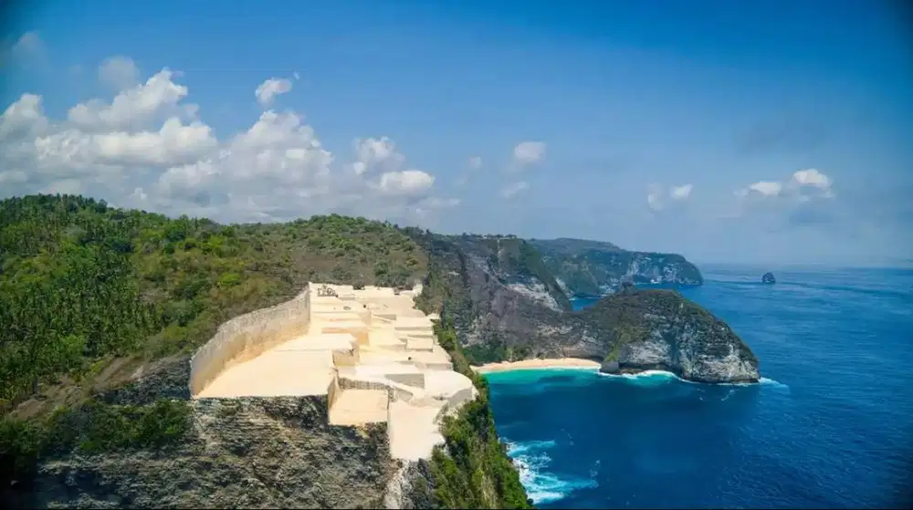 DIJUAL TANAH LOS TEBING, 5 ARE, NUSA PENIDA, ZONA PARIWISATA