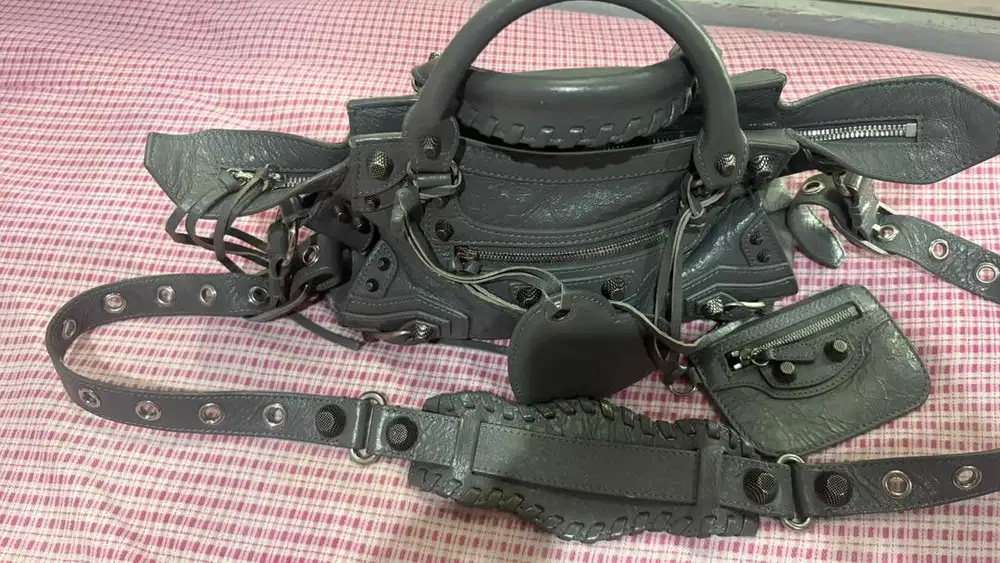 Balenciaga cagole grey 2023