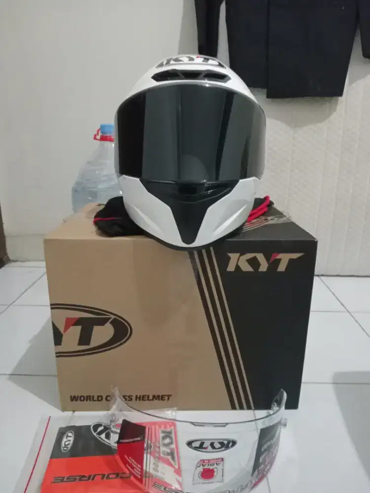 KYT size M warna putih