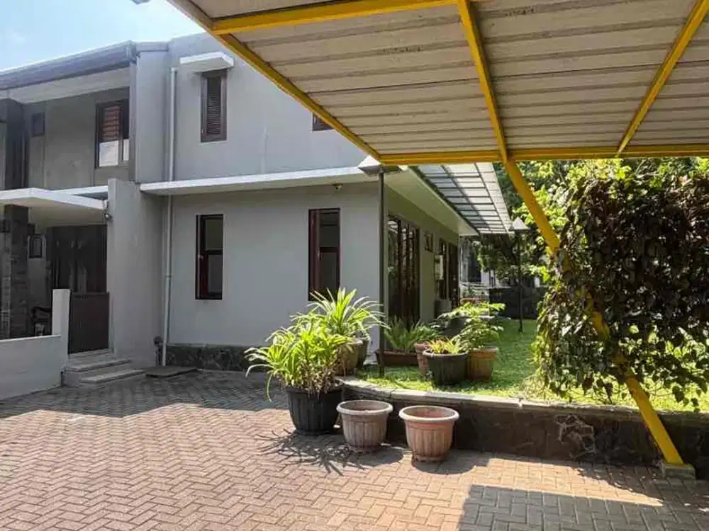 DIJUAL 

RUMAH KAWASAN ELIT HEGARMANAH SETIABUDI HARGA TERMURAH

Detail Properti:

* Rumah 2 Lantai
* Posisi Hook (sudut) – akses & pencahayaan lebih maksimal

Luas Bangunan & Tanah:

* Luas Tanah: 408 m²
* Luas Bangunan: ±150 m²

