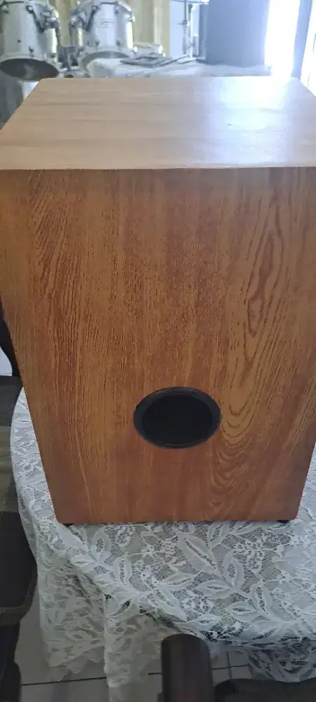 Dijual alat musik cajon mulus seperti baru