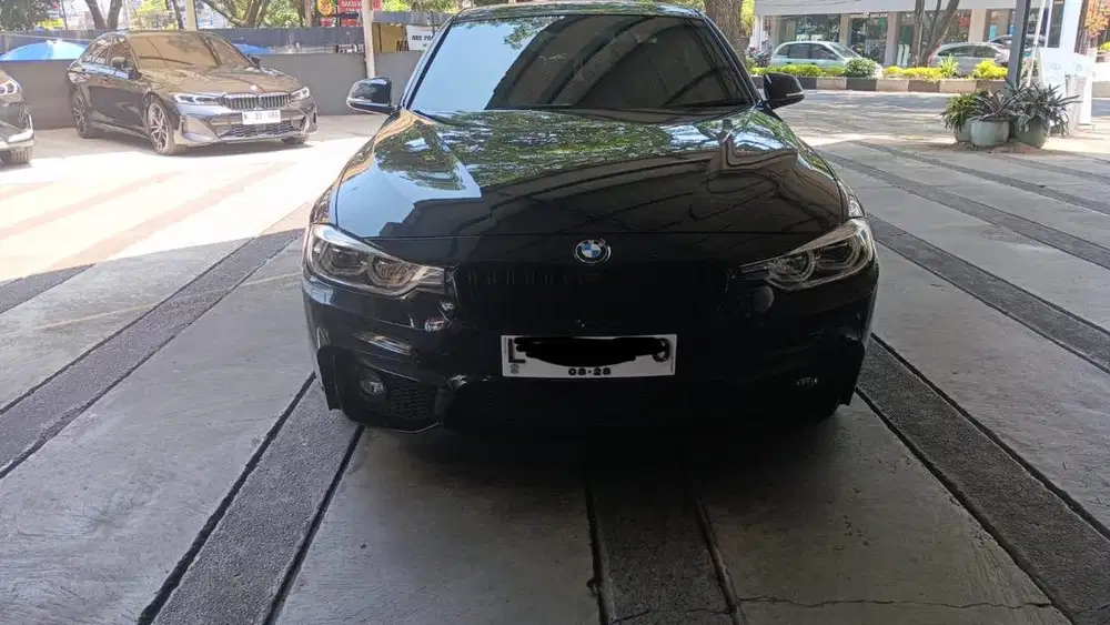 BMW 330i 2018 Bensin