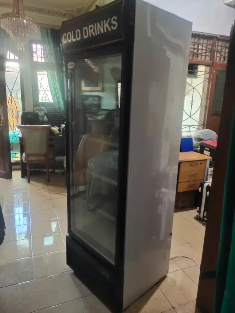 Freezer jumbo merk LG type MF350, kap 350 liter, 5 rak, lampu iklan