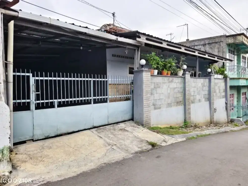 Rumah Kos 8 Kamar Tanah Luas Lokasi Dekat Sekolah Telkom