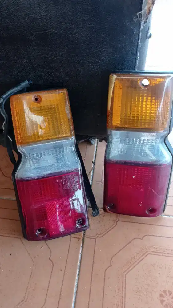 Stoplam belakang Daihatsu Ferozza ori