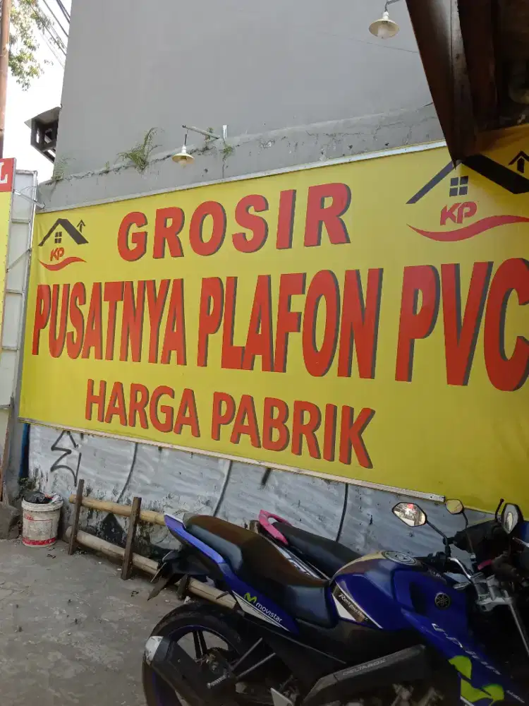 Pusat plafon PVC