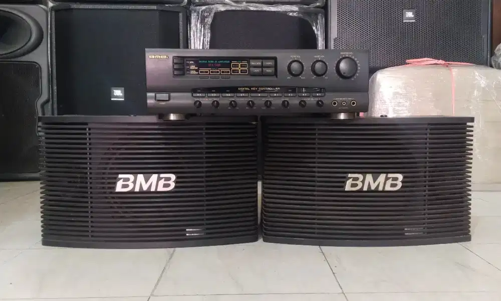 1 Set Amplifier karoke Rumahan Merek Bmb Suara mantap bossku
