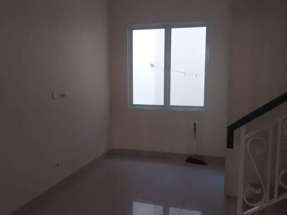 Termurah! Sewa Rumah Cluster Thames Jgc Cakung – Kondisi Fresh & Siap Huni! 016