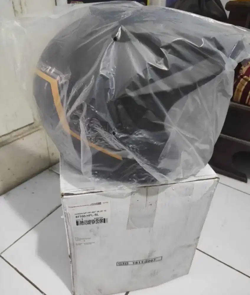 Helm honda original BARU