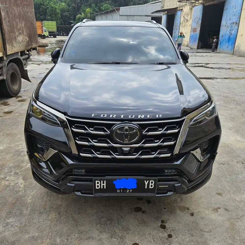 Toyota Fortuner 2.4 GR Sport 2021 Akhir Pemakaian 2022 Km 50.000an