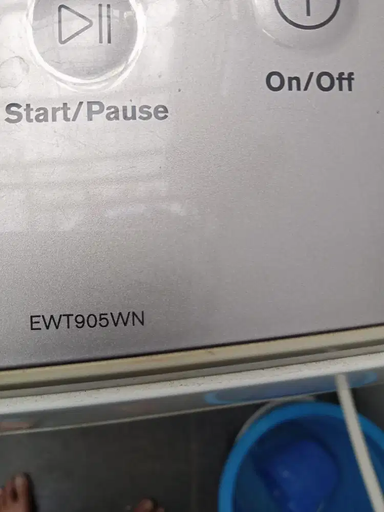 Mesin cuci elektrolux