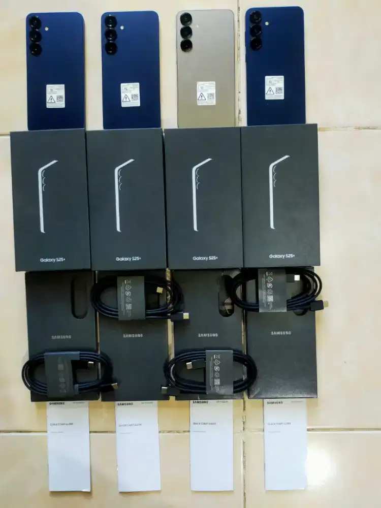 Samsung Galaxy S25+ (plus) 12/256 seperti baru