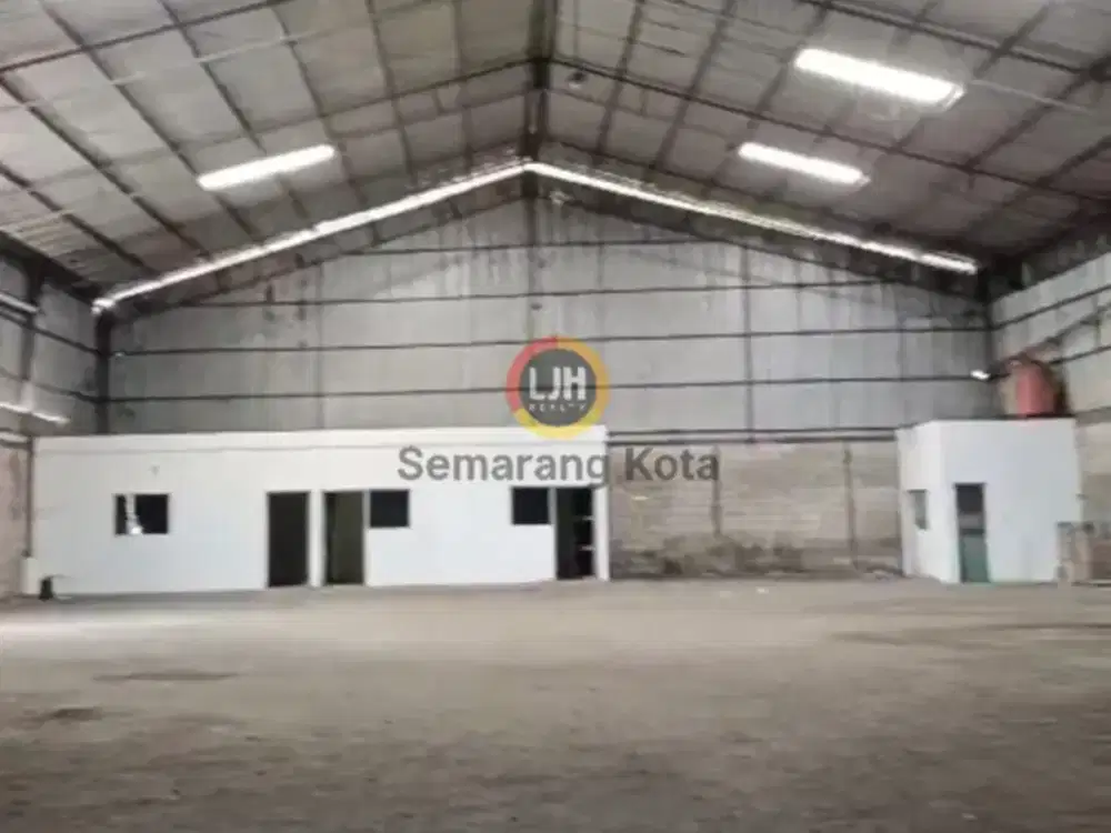 Gudang siap pakai di Jalan Woltermonginsidi