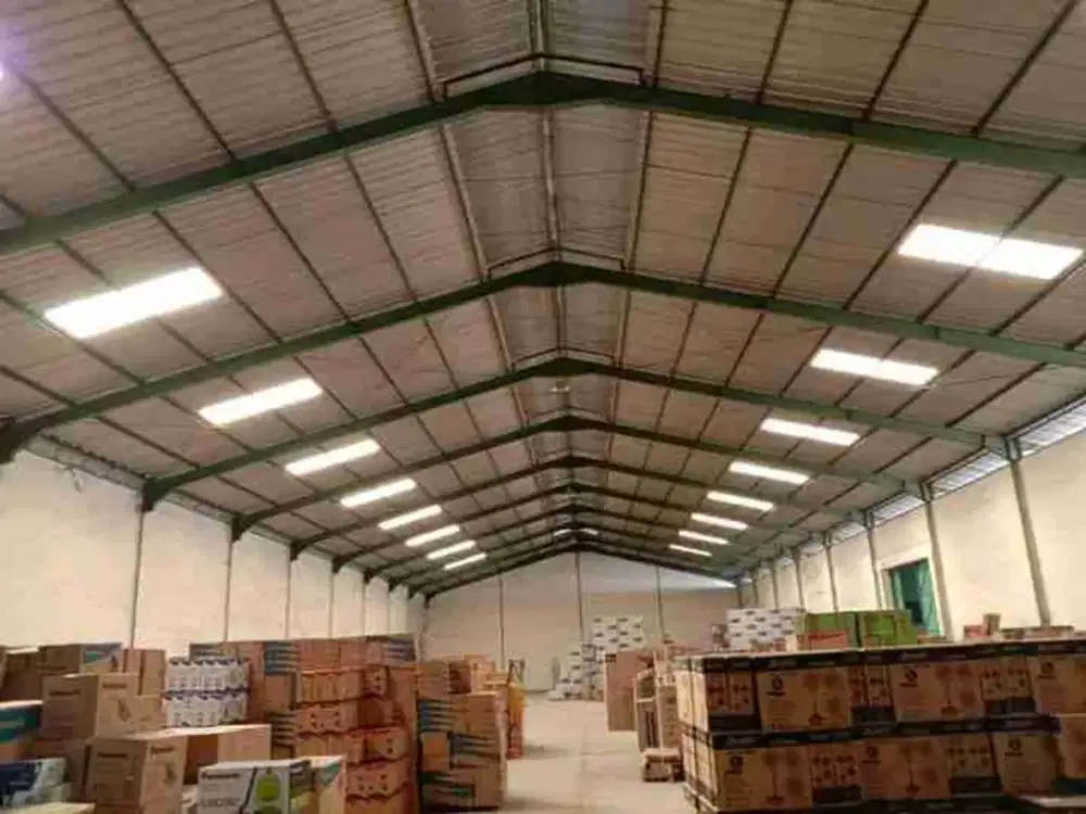 Gudang Sentra Kosambi L 2584m2 lengkap dengan kantor dan ruangan live, izin industry, akses PIK 2