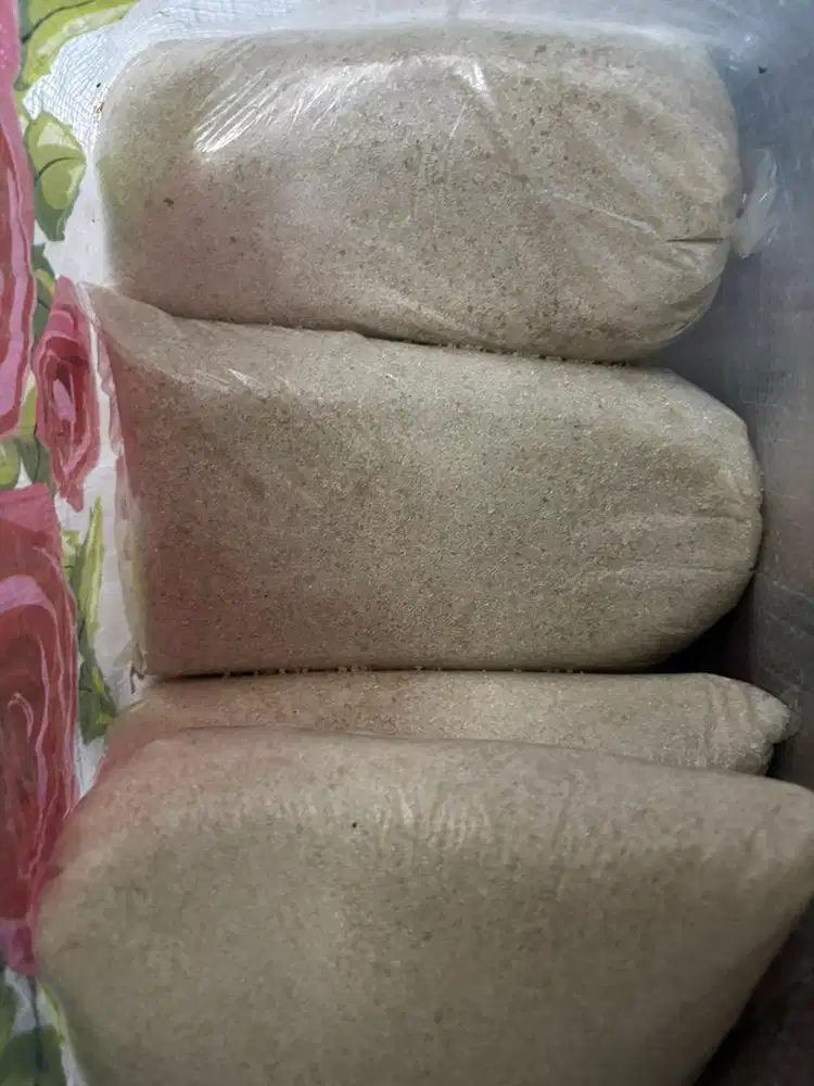 Gula pasir kemasan plastik