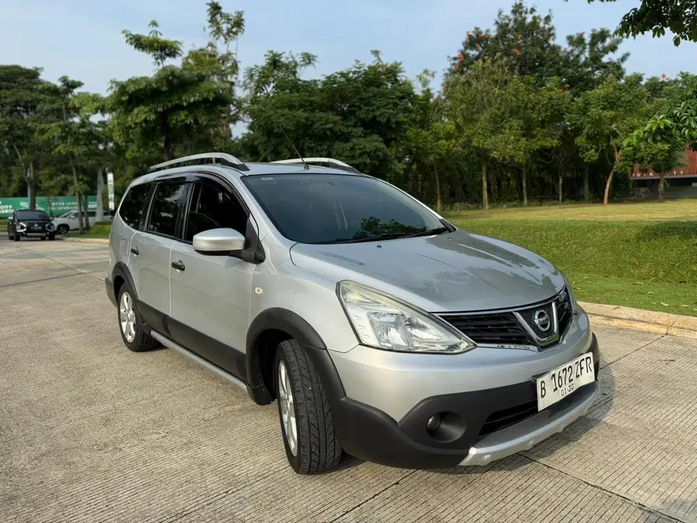 Nissan Grand livina x-gear at 2013 Bensin