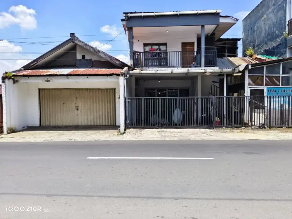 Rumah Toko 2 Lantai Pinggir Jalan Raya Dekat Kampus