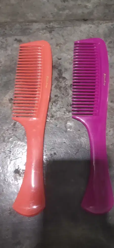 Sisir rambut rapi